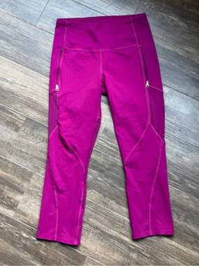 lululemon athletica Magenta Capri Leggings